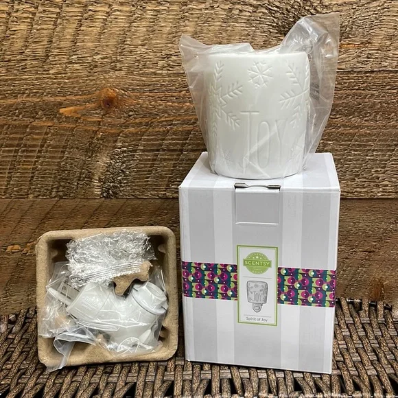 Scentsy “Spirit of Joy” Mini Warmer Christmas Winter Decor BRAND NEW *Firm Price - Picture 2 of 11